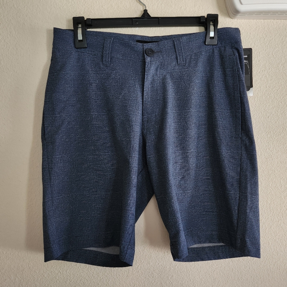 Travis Mathew Mens Blue Grommet Shorts Size 30 Stripe Pattern Golf NWT